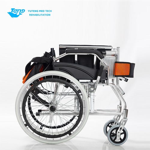 Sing luwih apik kanggo wong tuwa, kursi rodha aluminium utawa rodha baja