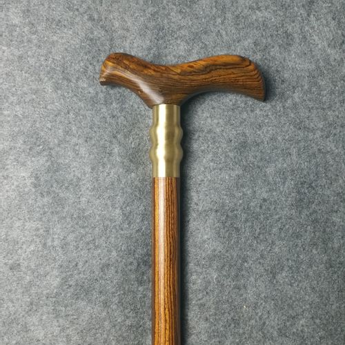 Apa bedane antara kenceng papat lan crutch biasa?